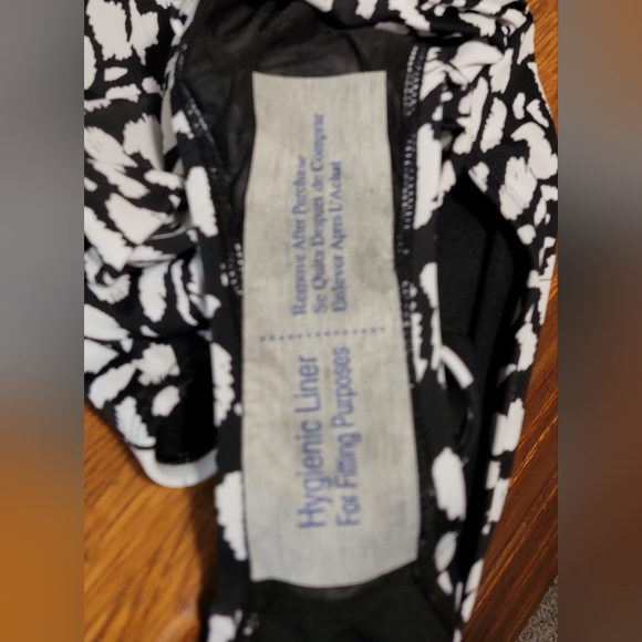 NWT Women's One-piece Swimsuit - Picture 5 of 7